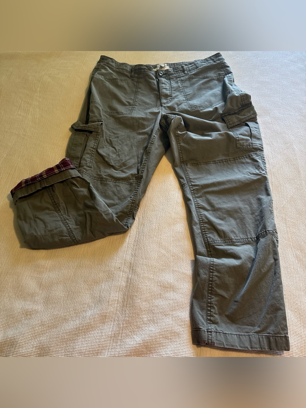 L.L.Bean Favorite Fit Fully Lined Cargo Pants Women’s 16 Reg Olive Plaid